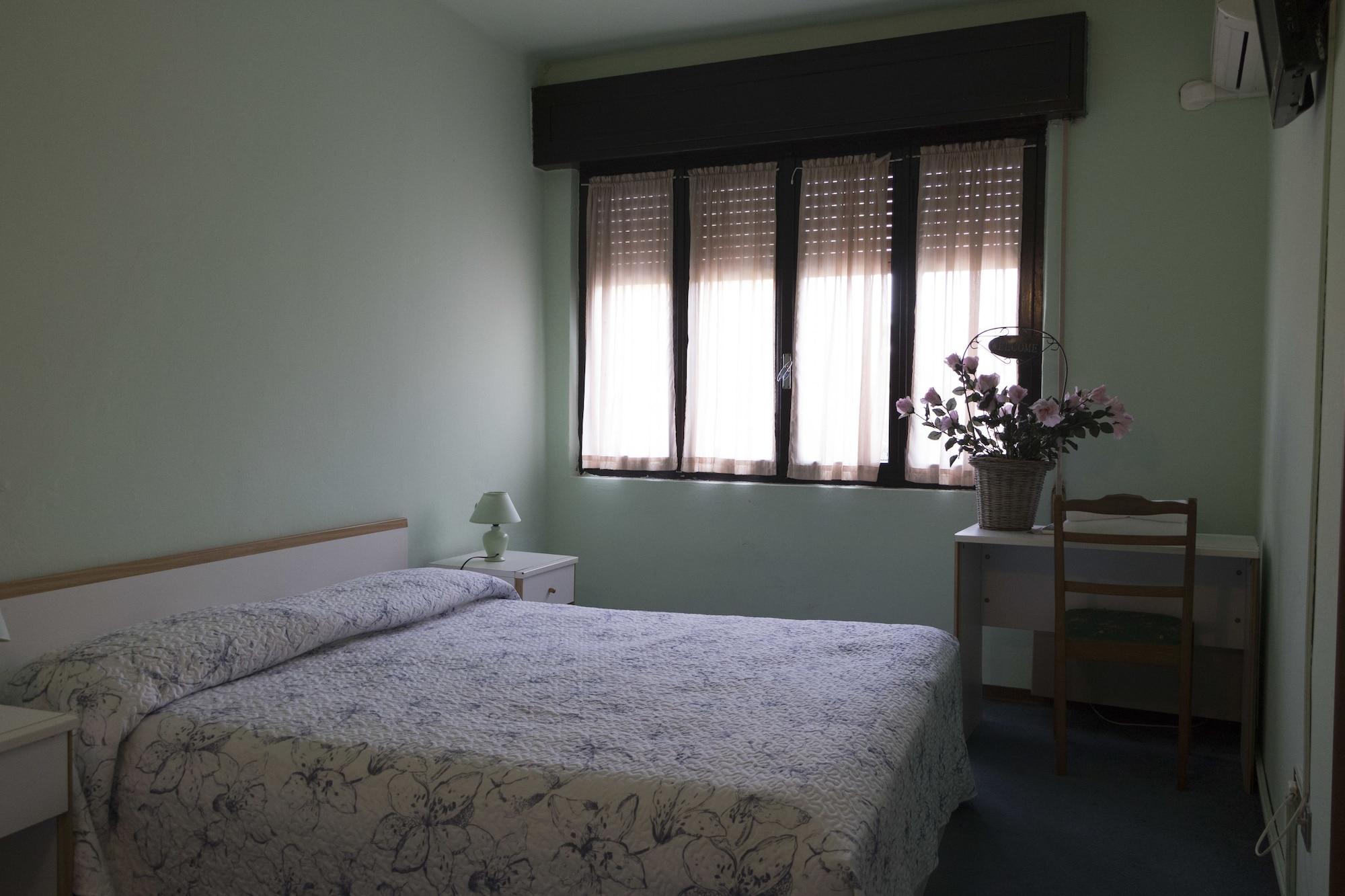Hotel Primavera Desenzano del Garda Buitenkant foto