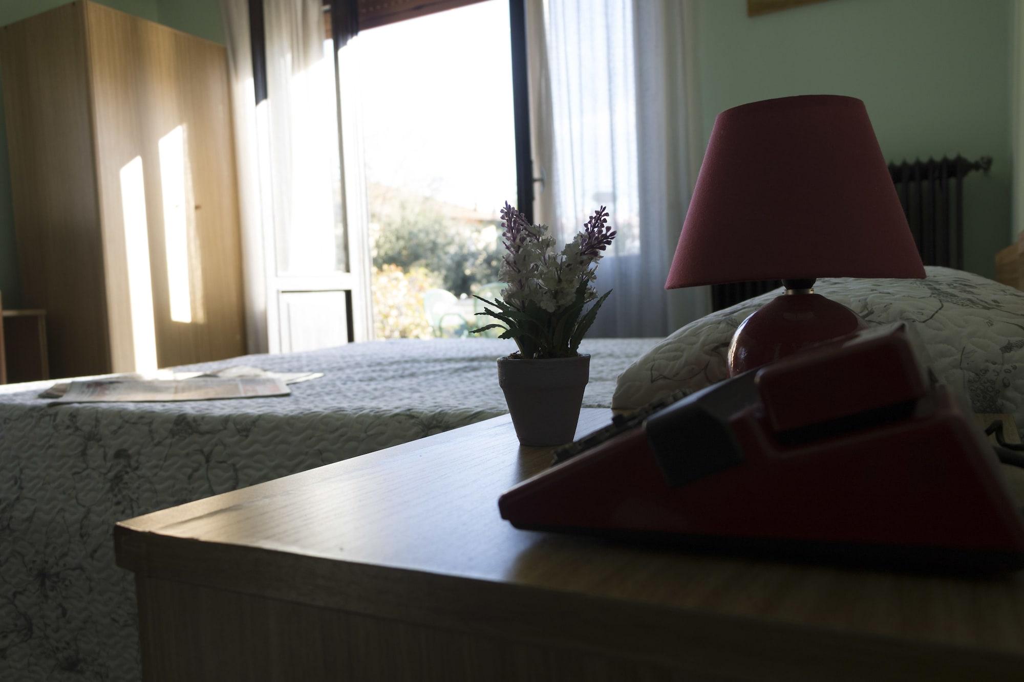 Hotel Primavera Desenzano del Garda Buitenkant foto