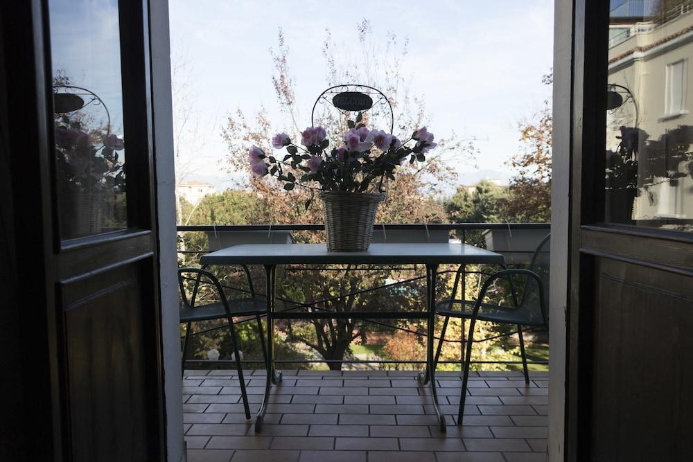 Hotel Primavera Desenzano del Garda Buitenkant foto