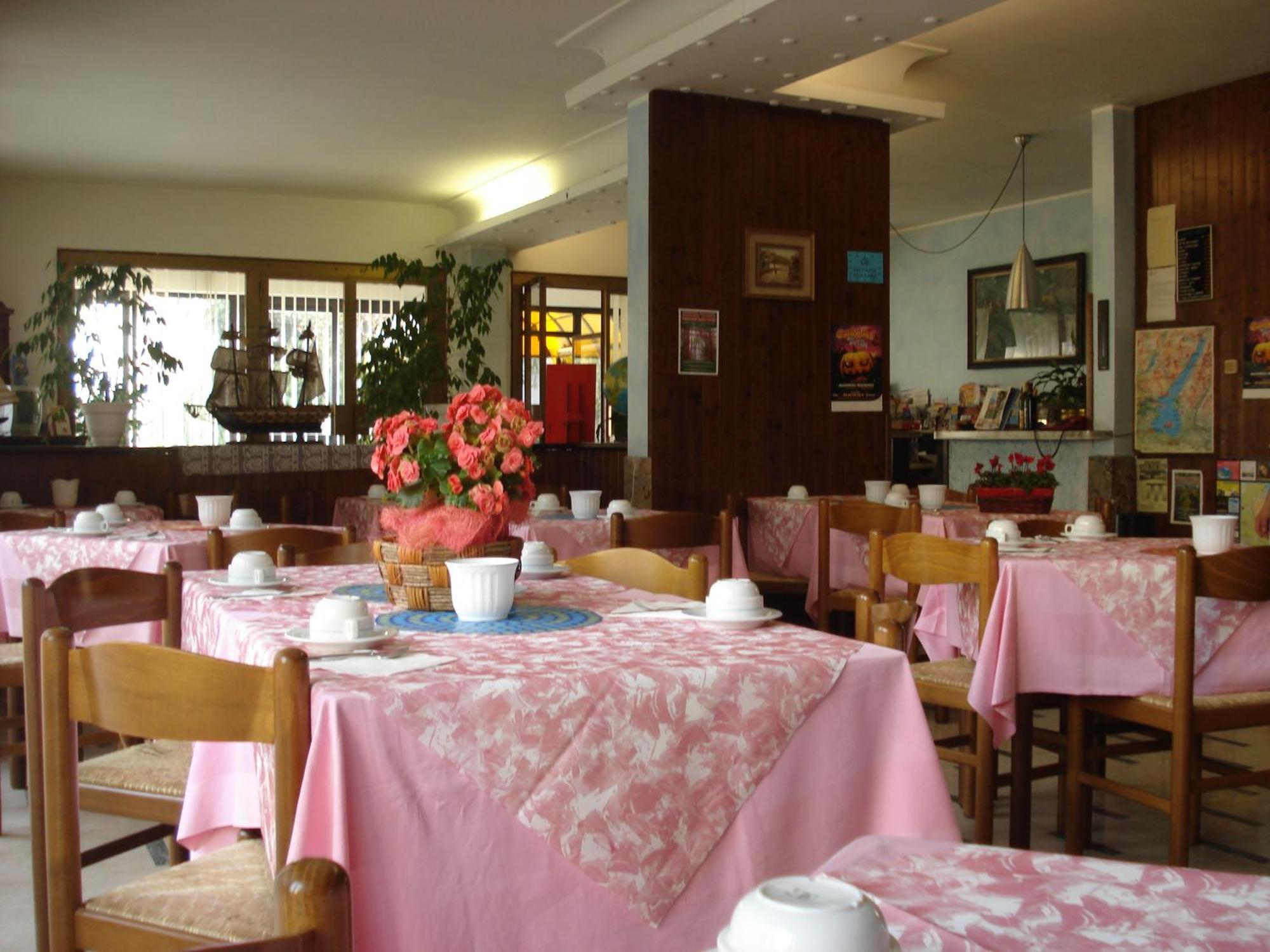 Hotel Primavera Desenzano del Garda Buitenkant foto