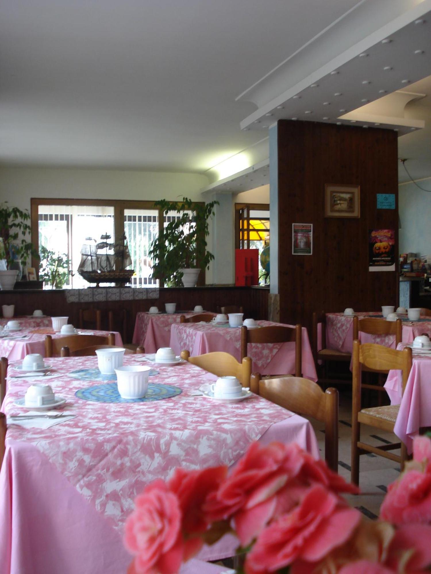 Hotel Primavera Desenzano del Garda Buitenkant foto