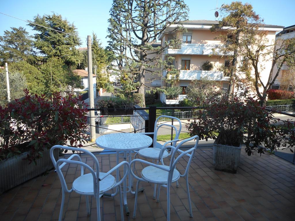 Hotel Primavera Desenzano del Garda Buitenkant foto