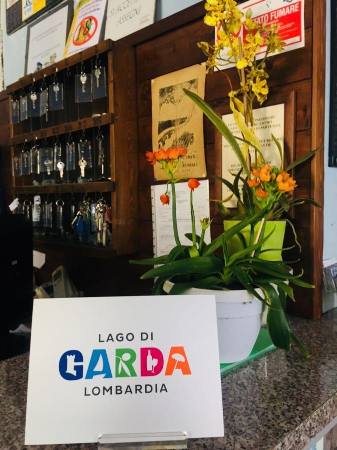 Hotel Primavera Desenzano del Garda Buitenkant foto
