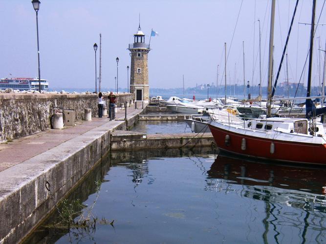 Hotel Primavera Desenzano del Garda Buitenkant foto