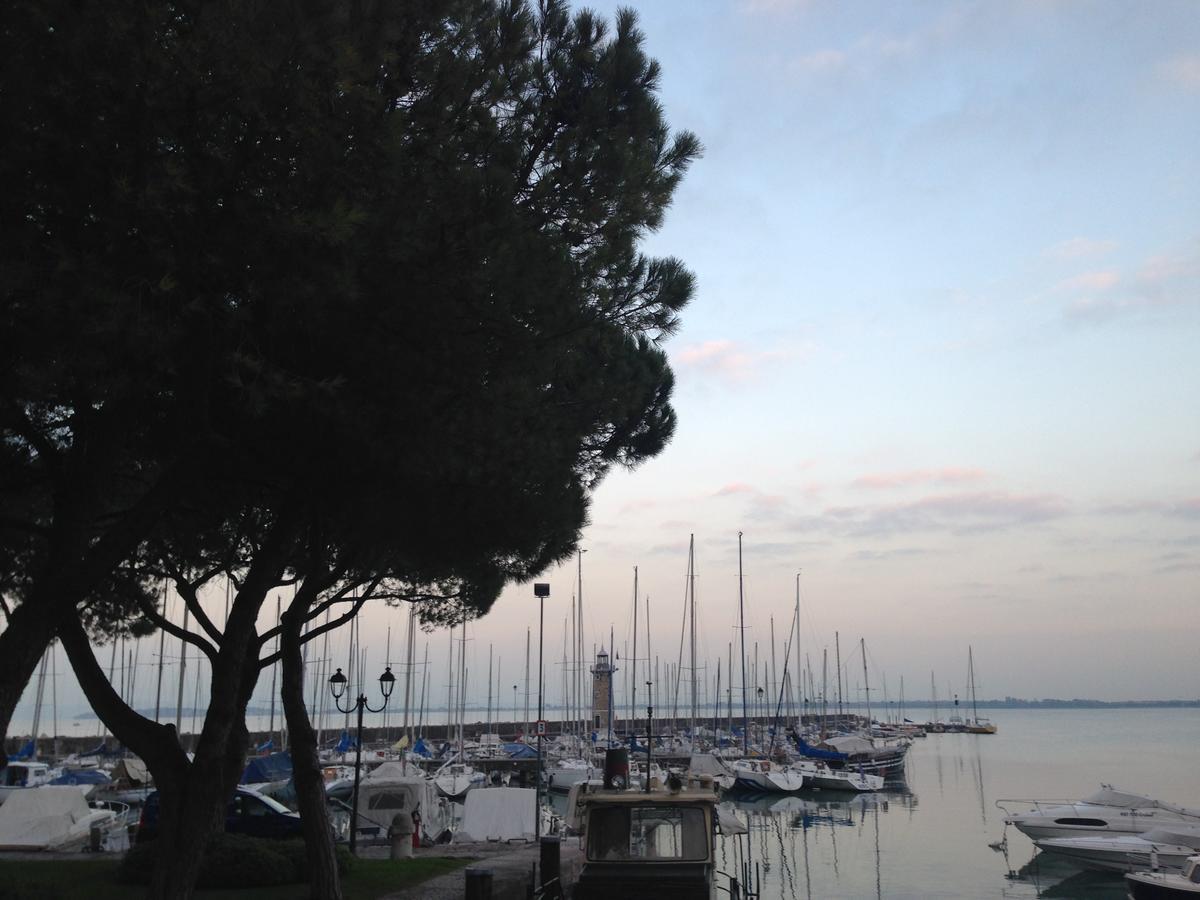 Hotel Primavera Desenzano del Garda Buitenkant foto